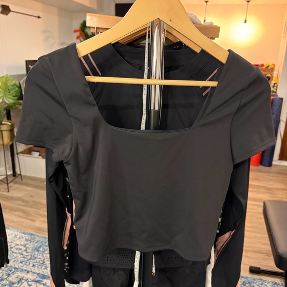 Lululemon Wunder Under SmoothCover Square-Neck T-Shirt - Picture 6 of 7